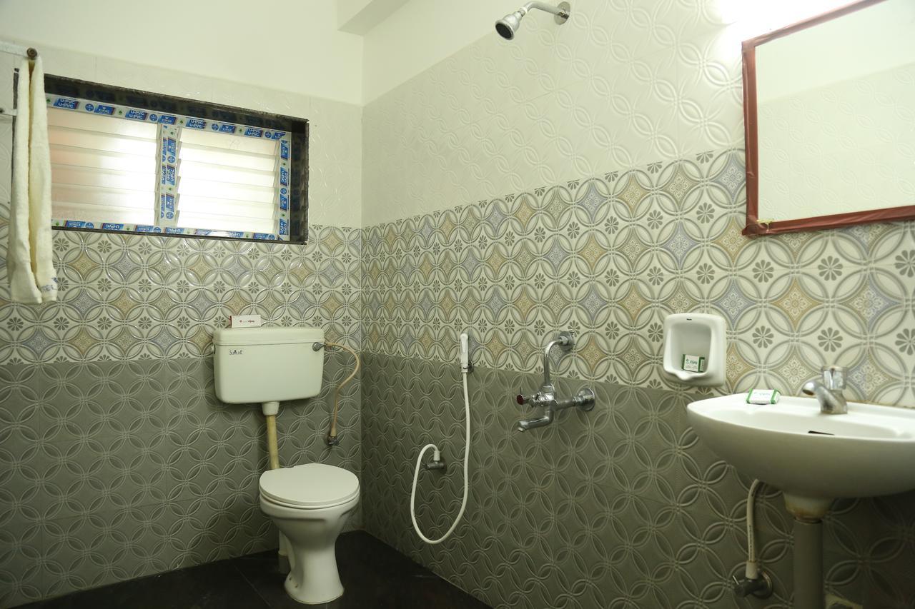 Hotel Vijay Поллачі Екстер'єр фото